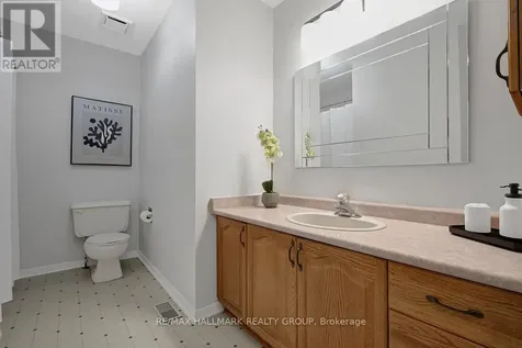 126 Dossetter Way Ottawa ON K1G 4S5