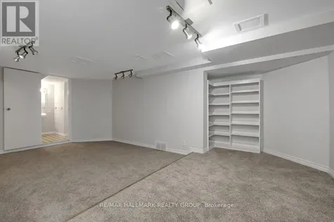 126 Dossetter Way Ottawa ON K1G 4S5