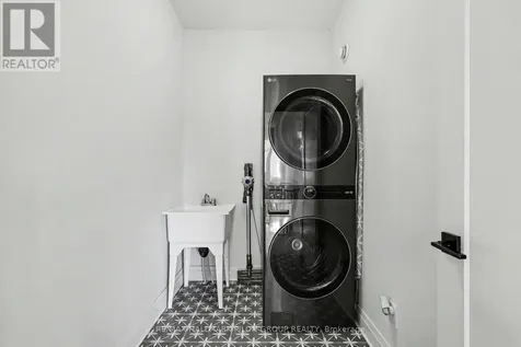 320 Cornice Street Ottawa ON K1W 0P8