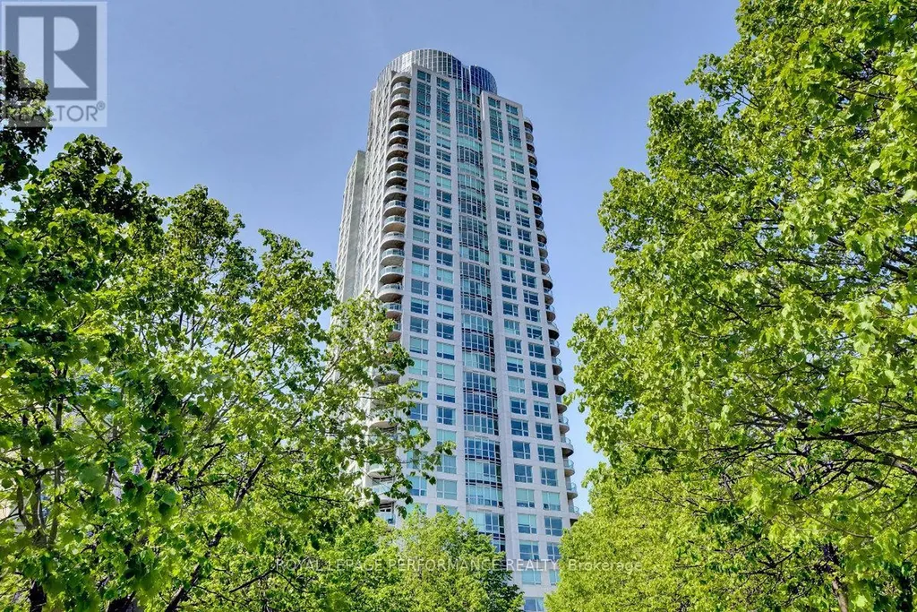 38 Metropole Private Ottawa ON K1Z 1E9