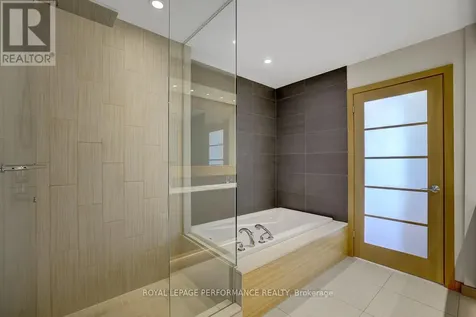38 Metropole Private Ottawa ON K1Z 1E9