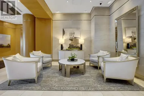 38 Metropole Private Ottawa ON K1Z 1E9