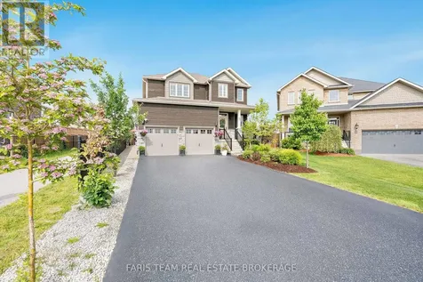 37 Lockerbie Crescent Collingwood ON L9Y 0Y9