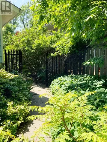 2028 Marine Drive Oakville (br Bronte) ON L6L 1B4
