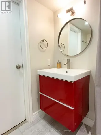 2028 Marine Drive Oakville (br Bronte) ON L6L 1B4