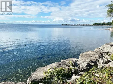 2028 Marine Drive Oakville (br Bronte) ON L6L 1B4