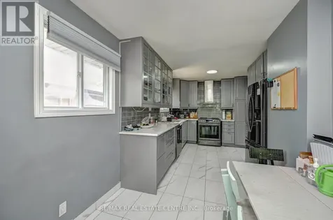 525 Fallingbrook Drive Waterloo ON N2L 4N2