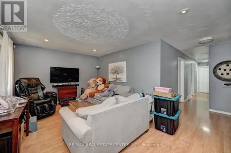 525 Fallingbrook Drive Waterloo ON N2L 4N2