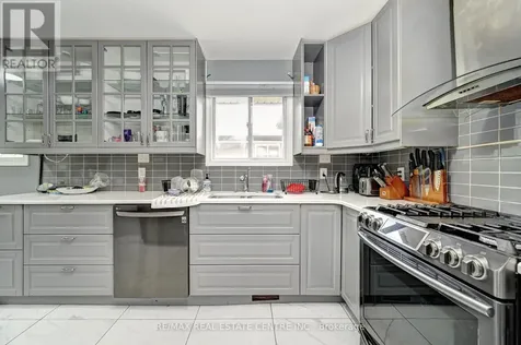 525 Fallingbrook Drive Waterloo ON N2L 4N2