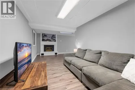1500 Riley Avenue Burlington ON L7M 3C1