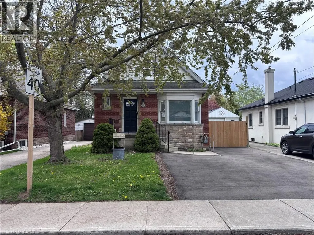 122 Queensdale Avenue East Hamilton ON L9A 1K3