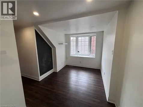 122 Queensdale Avenue East Hamilton ON L9A 1K3