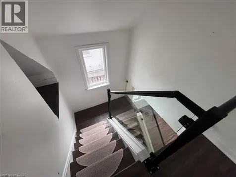 122 Queensdale Avenue East Hamilton ON L9A 1K3
