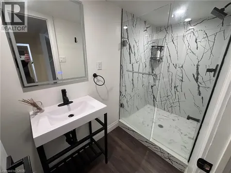 122 Queensdale Avenue East Hamilton ON L9A 1K3