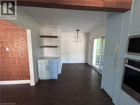 122 Queensdale Avenue East Hamilton ON L9A 1K3