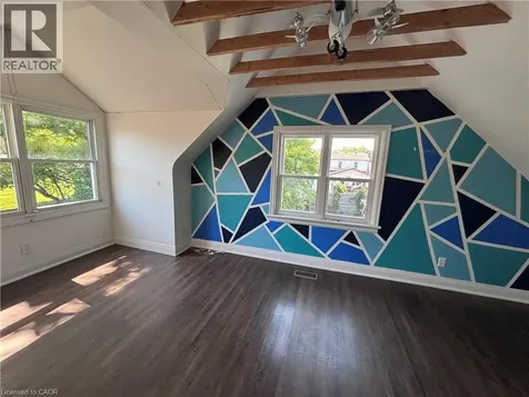 122 Queensdale Avenue East Hamilton ON L9A 1K3