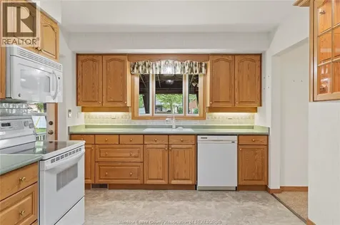 771 Bedford Street Windsor ON N9G 1H3