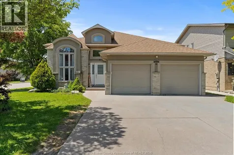 4697 Helsinki Crescent Windsor ON N9G 3G2