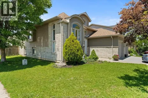 4697 Helsinki Crescent Windsor ON N9G 3G2