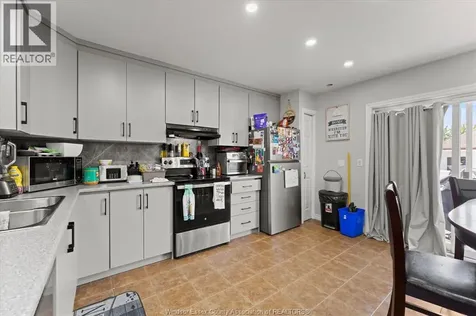 4697 Helsinki Crescent Windsor ON N9G 3G2