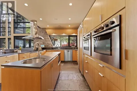 450 Russell Woods Road Lakeshore ON N8N 3S5