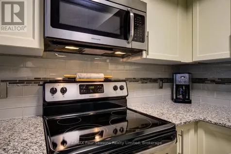 4 Brandy Lane Drive Collingwood ON L9Y 0X4