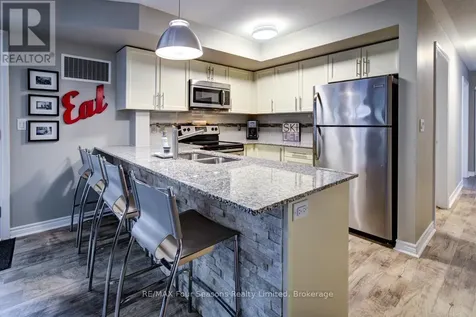 4 Brandy Lane Drive Collingwood ON L9Y 0X4