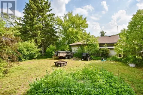 25 Berkely Street Wasaga Beach ON L9Z 2N6