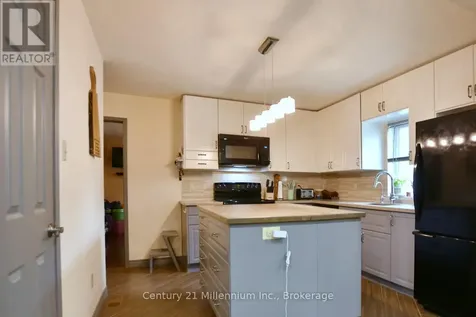 25 Berkely Street Wasaga Beach ON L9Z 2N6