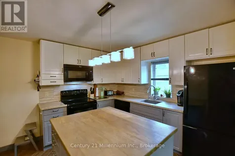25 Berkely Street Wasaga Beach ON L9Z 2N6