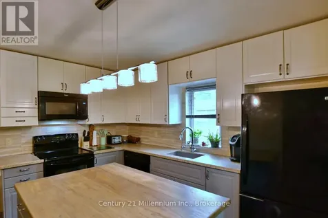 25 Berkely Street Wasaga Beach ON L9Z 2N6