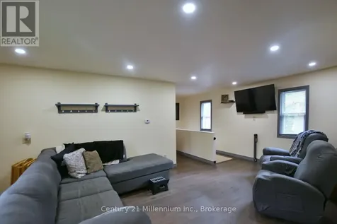 25 Berkely Street Wasaga Beach ON L9Z 2N6
