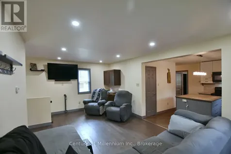 25 Berkely Street Wasaga Beach ON L9Z 2N6