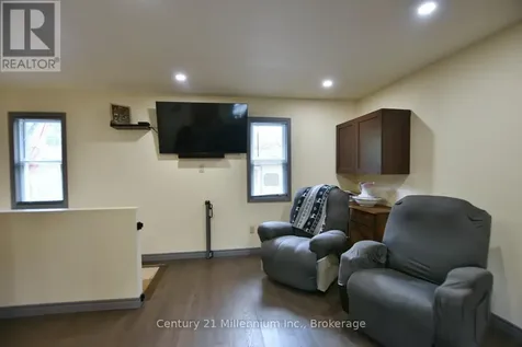 25 Berkely Street Wasaga Beach ON L9Z 2N6