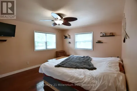 25 Berkely Street Wasaga Beach ON L9Z 2N6