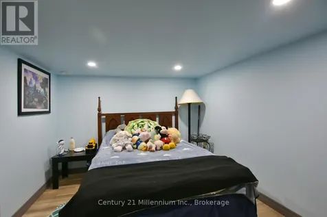 25 Berkely Street Wasaga Beach ON L9Z 2N6