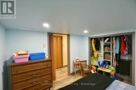 25 Berkely Street Wasaga Beach ON L9Z 2N6