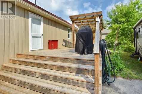 25 Berkely Street Wasaga Beach ON L9Z 2N6