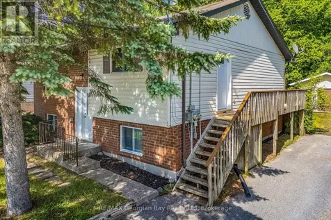 15 Mcguire Road Penetanguishene ON L9M 1C9