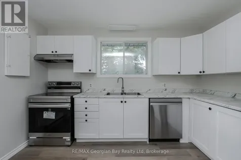 15 Mcguire Road Penetanguishene ON L9M 1C9
