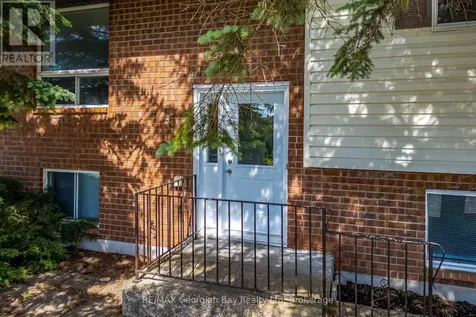 15 Mcguire Road Penetanguishene ON L9M 1C9