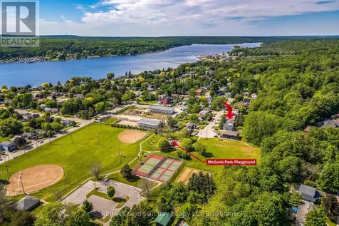 15 Mcguire Road Penetanguishene ON L9M 1C9