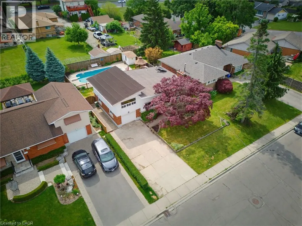 24 Grande Avenue Stoney Creek ON L8G 2E1