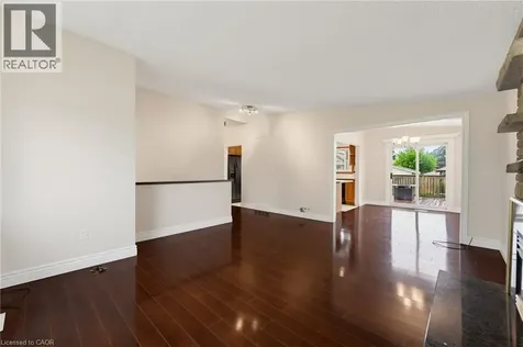 24 Grande Avenue Stoney Creek ON L8G 2E1