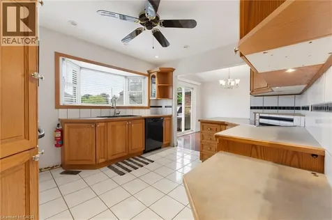 24 Grande Avenue Stoney Creek ON L8G 2E1
