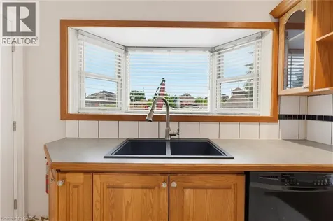 24 Grande Avenue Stoney Creek ON L8G 2E1