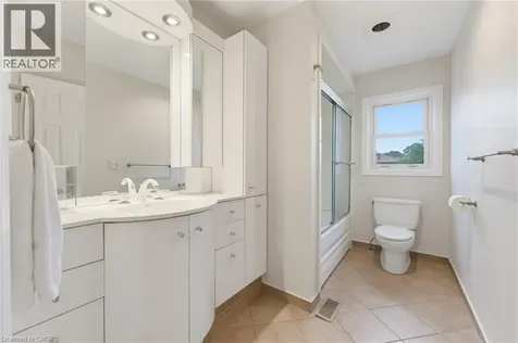 24 Grande Avenue Stoney Creek ON L8G 2E1