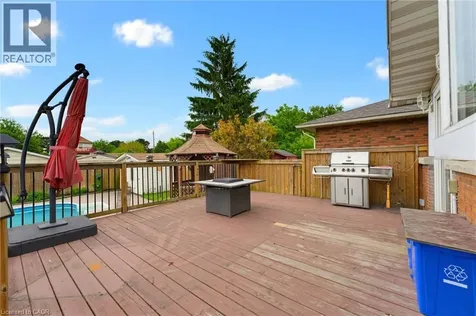 24 Grande Avenue Stoney Creek ON L8G 2E1