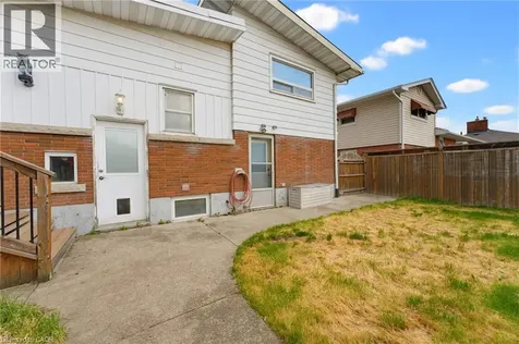 24 Grande Avenue Stoney Creek ON L8G 2E1