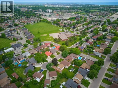 24 Grande Avenue Stoney Creek ON L8G 2E1